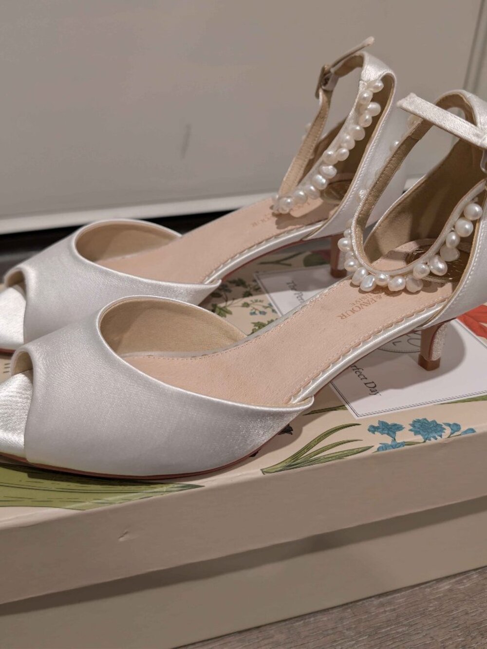 Lace & Favour Ivory Satin Pearl Bridal Kitten Heel Sandals US size 6.5